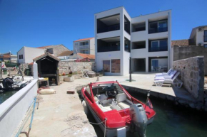 Apartments by the sea Betina, Murter - 21840